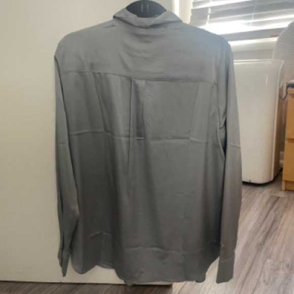 Blue button-up blouse - Picture 2 of 2